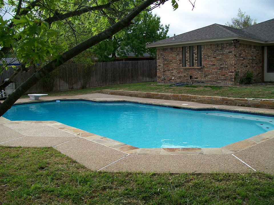 1st image of 380 La Quinta Cir S