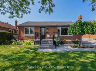 332 Cadillac Ave S #2, Oshawa, ON L1H 5Z8