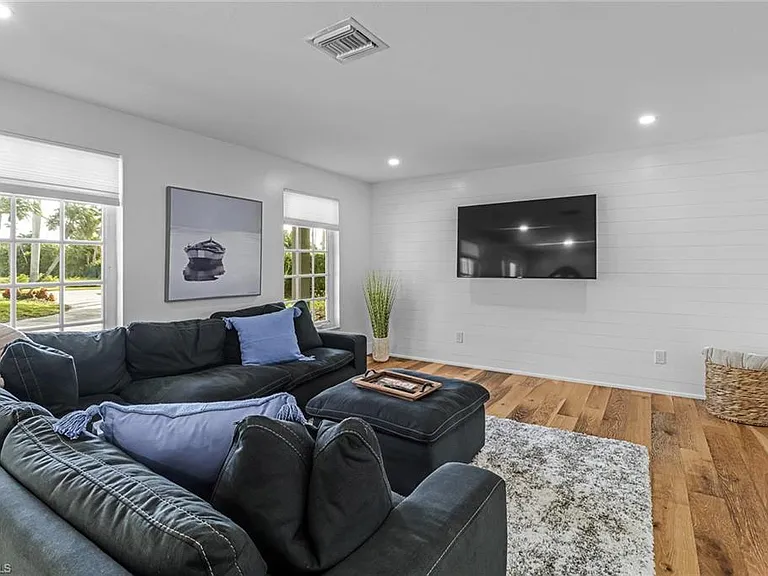 1823 Hurricane Harbor Ln — Photo 5