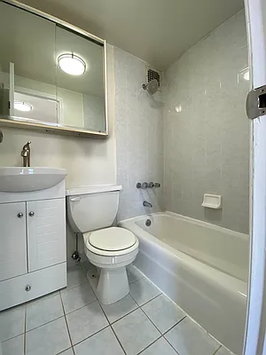 Rented by Harris Philip NYC | media 15
