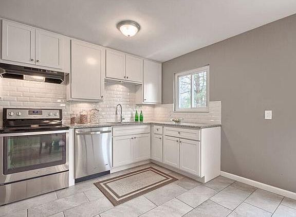2nd image of 11850 Benedetta Dr