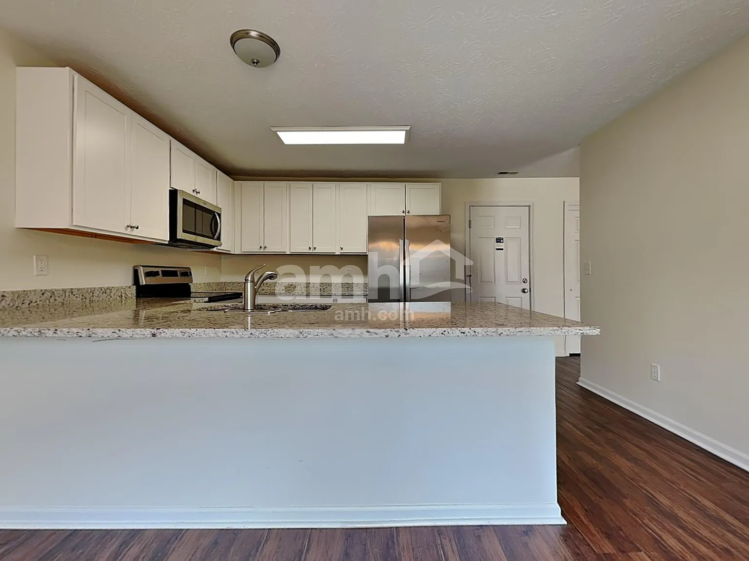 3 bed, 2.0 bath, 1677 sqft, $2,495 — Photo 4