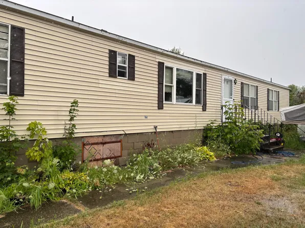 5 Burnham Road, Limerick, ME 04048