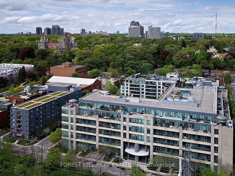380 Macpherson Ave #408