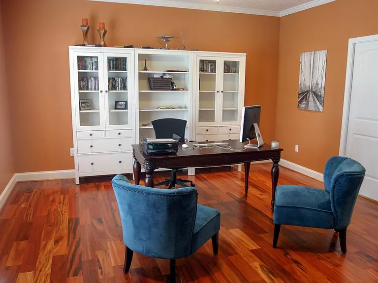 505 Capstone Dr — Photo 16