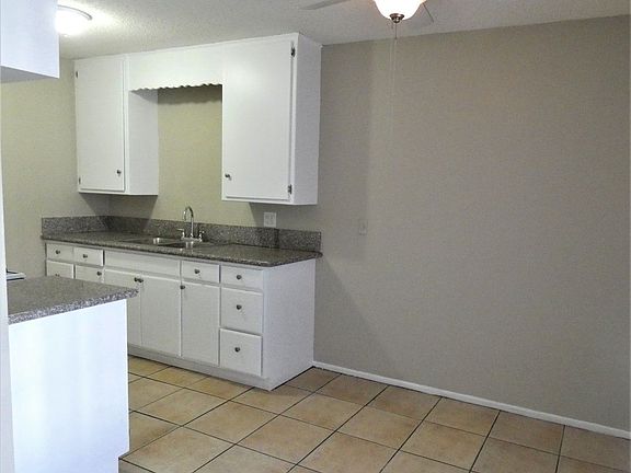 5th image of 8831 Rosecrans Ave APT 07