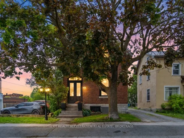 120 Adelphi St, Greater Napanee, ON K7R 1T4