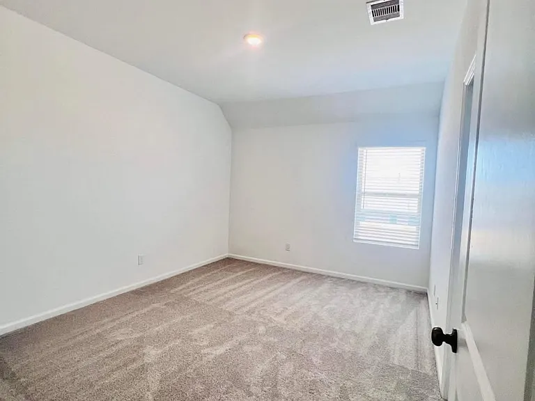 4922 Sand Clouds Dr — Photo 2