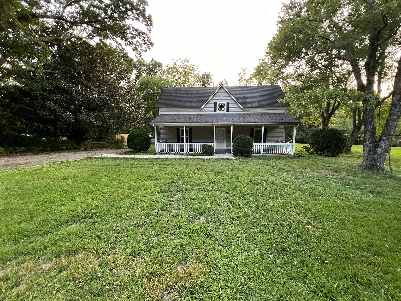 3 bed, 2.5 bath, 1784 sqft, $1,850 — Photo 1