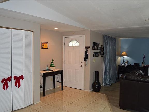 4th image of 915 Brentwood Ln