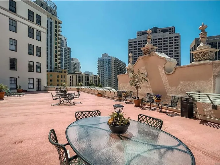702 Ash St #203 — Photo 21