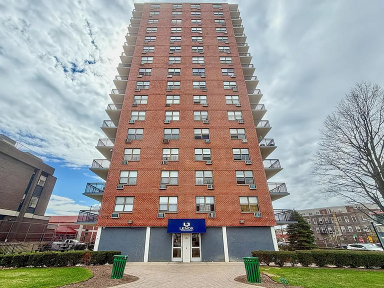 500 Central Ave #610 — Photo 2