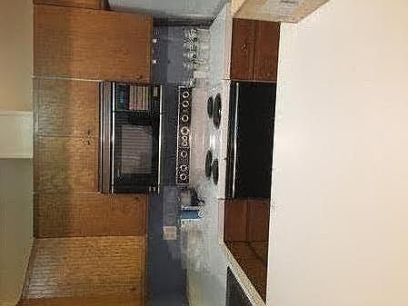 2nd image of 31 Waverly St