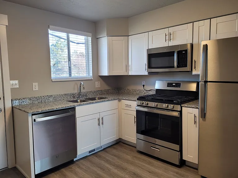 Jordanaire Apartments — Photo 22