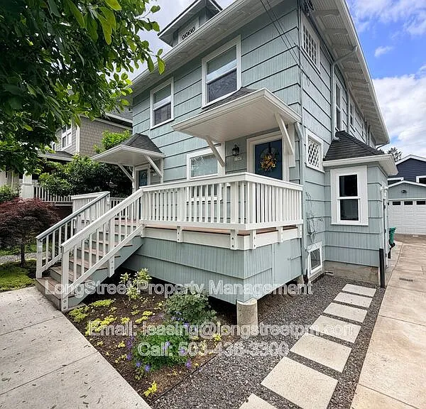 1749 SE 46th Ave — Photo 2