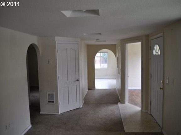 2nd image of 3918 NE 55th Ct
