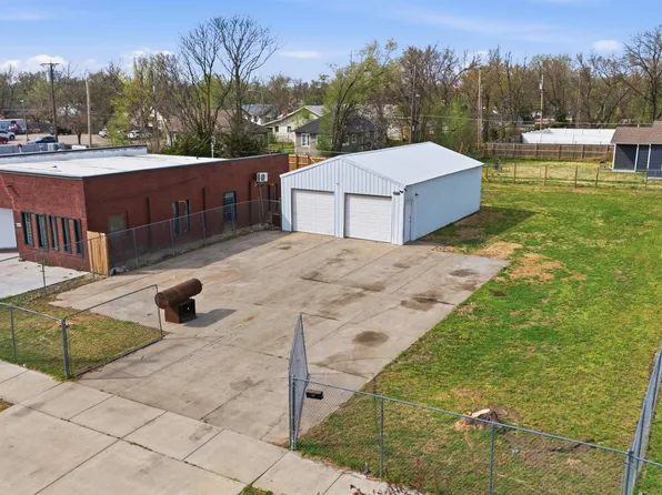 2520 E 9th St N, Wichita, KS 67214