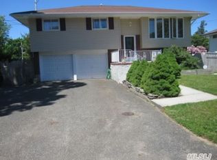 140 Eastwood Ave, Deer Park, NY 11729
