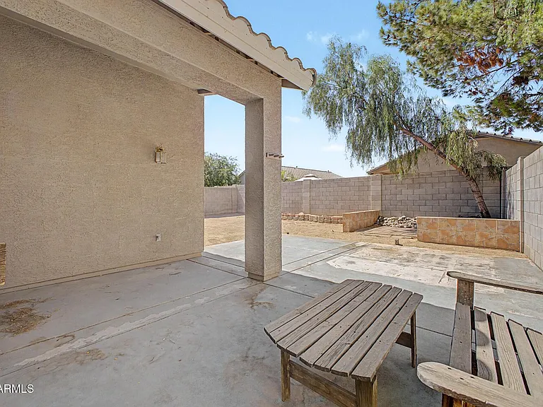 8868 W Laurel Ln — Photo 30