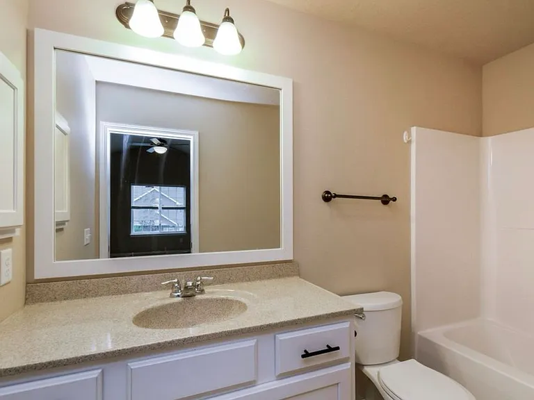 1574 Burr Dr — Photo 14