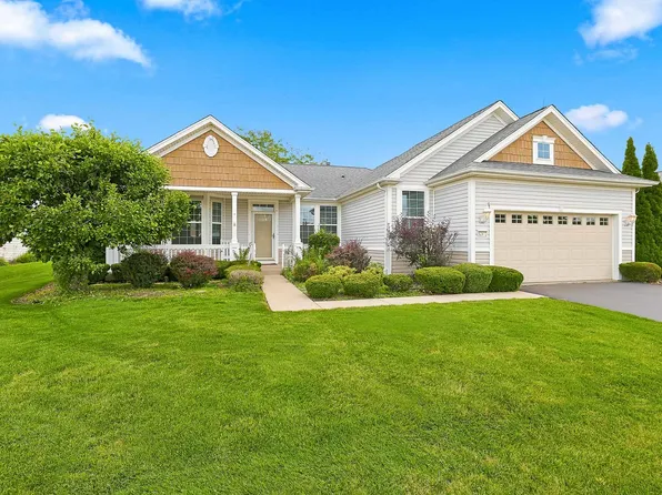 12352 Cold Springs Dr, Huntley, IL 60142