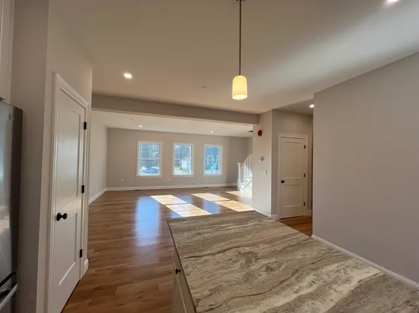16 Juniper Lane, Portsmouth, NH 03801