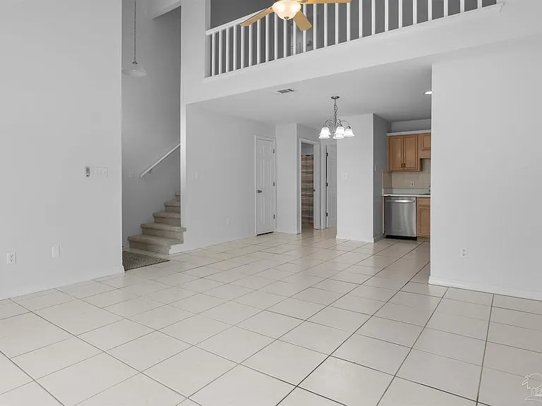 1356 Redwood Ln — Photo 4