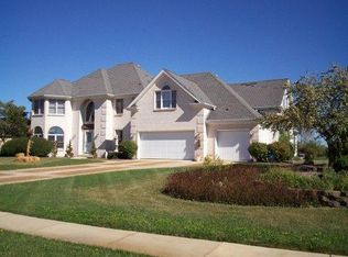 10959 Royal Porthcawl Dr, Naperville, IL 60564