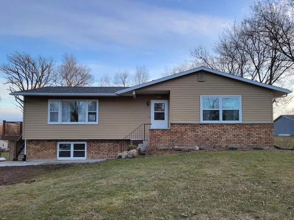 W4011 Hickory Rd, Hustisford, WI 53034