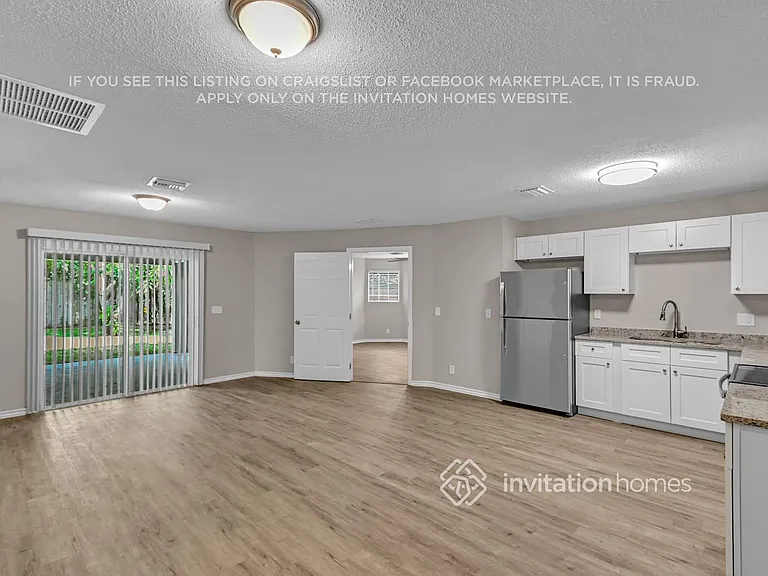 319 SW 9th Ave — Photo 8