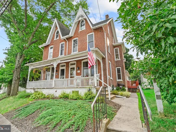 1761 N Main St, Bechtelsville, PA 19505