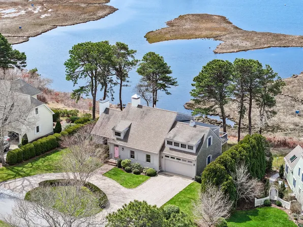 47 Bayshore Drive, Mashpee, MA 02649