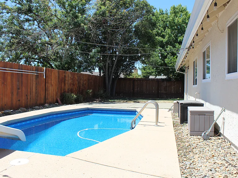 9100 Castlebar Way — Photo 3
