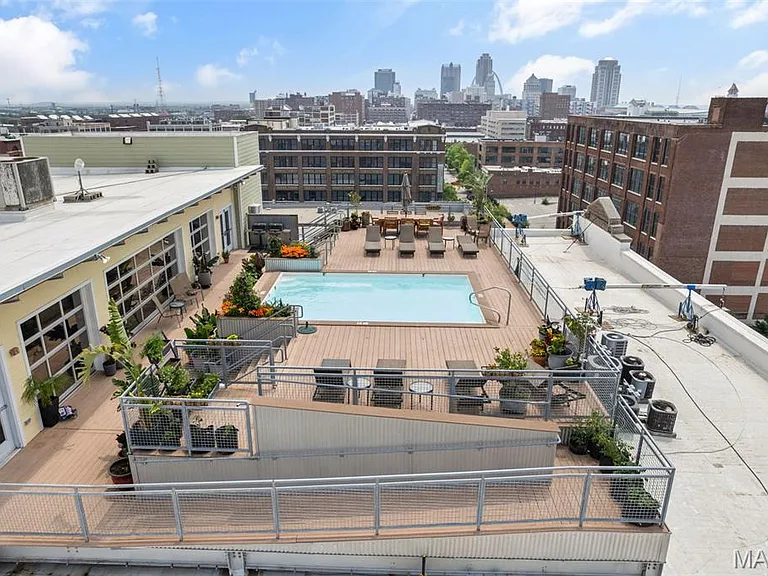 2323 Locust St #308 — Photo 9