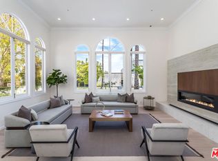 107 N Doheny Dr, Beverly Hills, CA 90211