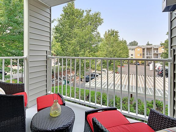 3rd image of 14611 Admiralty Way #B202