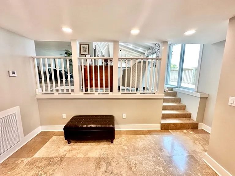 910 Santa Rosa Blvd — Photo 12