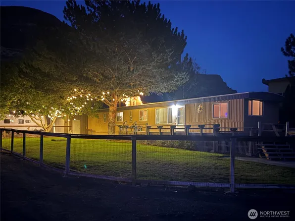 785 Chukar Place SW, Quincy, WA 98848