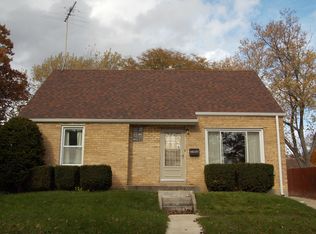 2206 W Crescent Ave, Waukegan, IL 60085