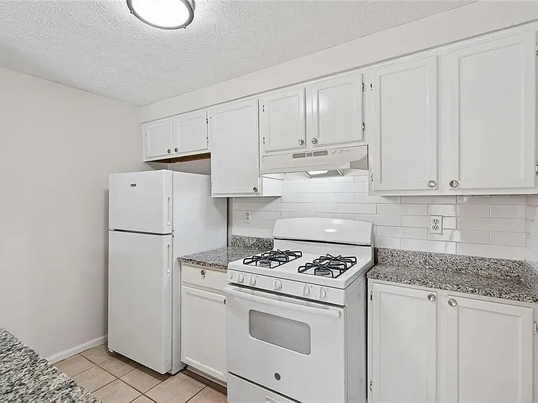 1465 Keys Crossing Dr NE — Photo 9
