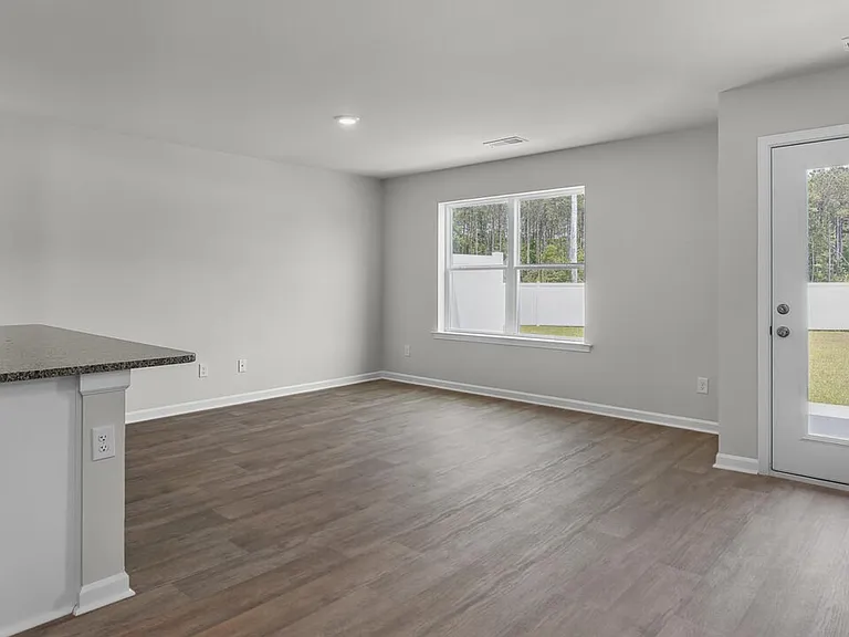 7110 Dunford Rd — Photo 8