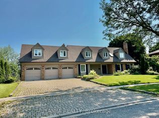11 Rae Cres E, Markham, ON L3R 2X8