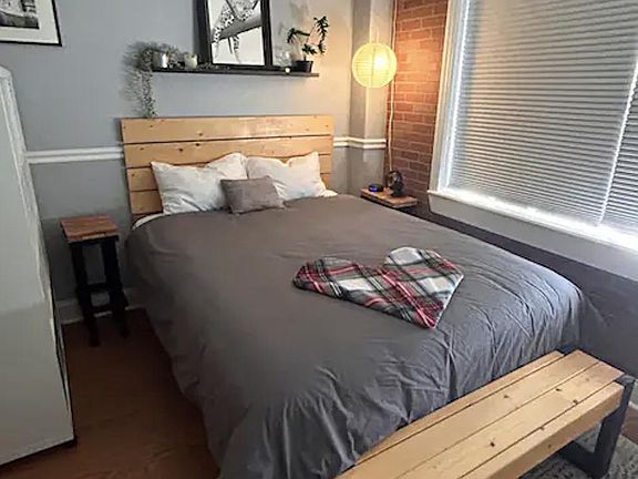 5th image of 311 W Ashley St APT 815