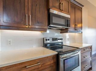 1241 E Westmount Dr, Strathmore, AB T1P1Y9
