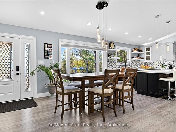 5th image of 9 Lytle Ln