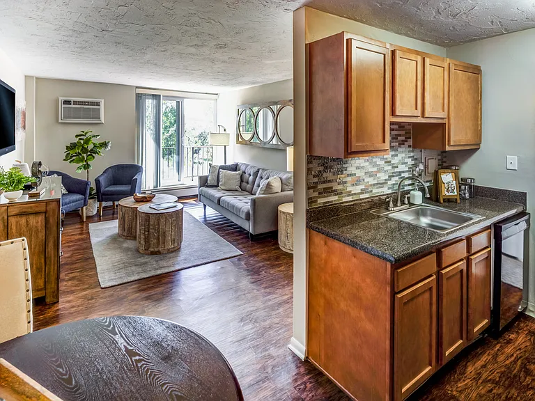 Solon Club Apartment Homes — Photo 5