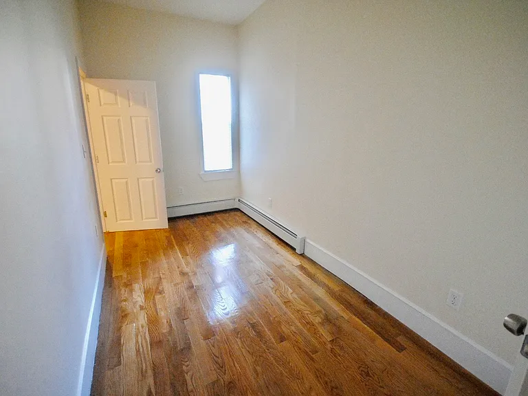 154 Bennington St #2 — Photo 7