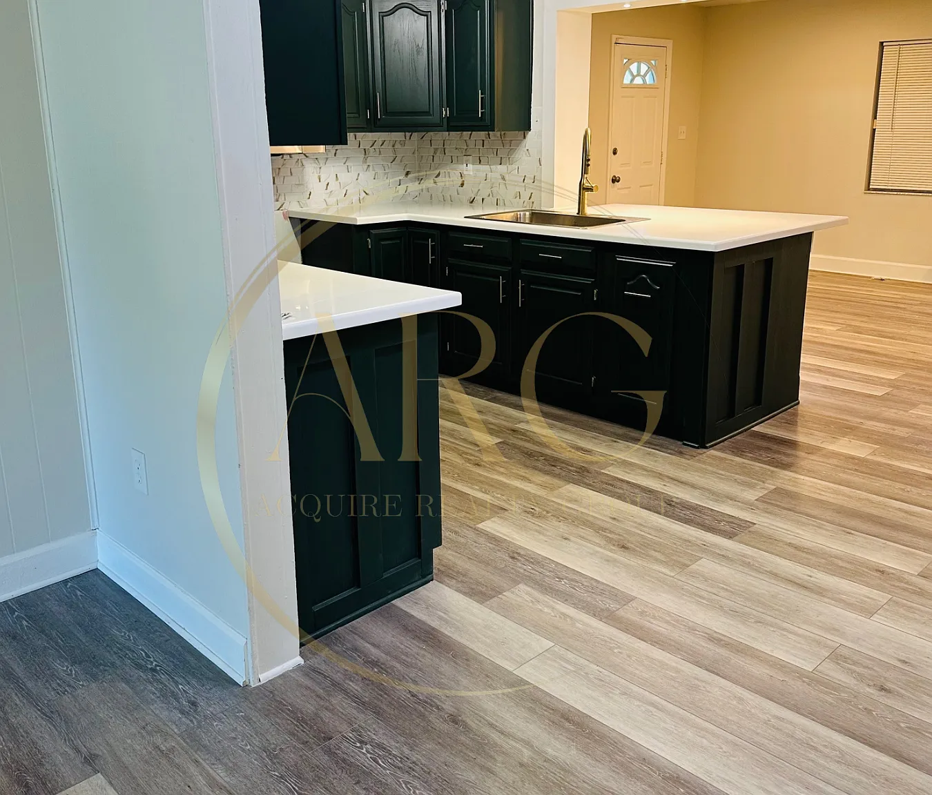 3 bed, 2000 sqft, $2,400 — Photo 4