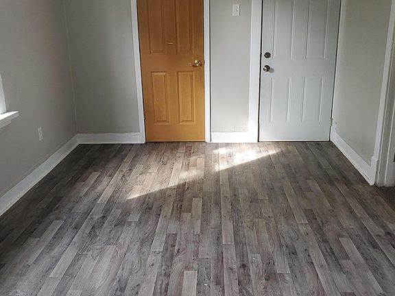 2nd image of 4906 Northcote Ave #2R