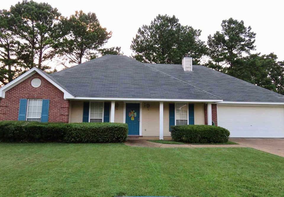 1st image of 437 Treles Dr